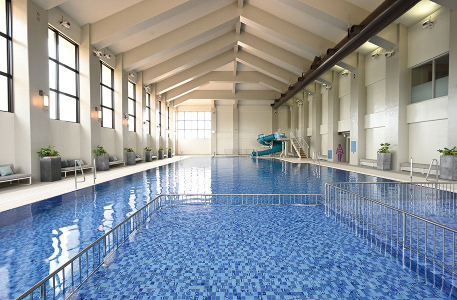 フサキビーチリゾート ホテル＆ヴィラズ　インドアプールイメージ